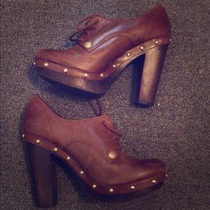 Gorgeous hardly worn leather platform booties